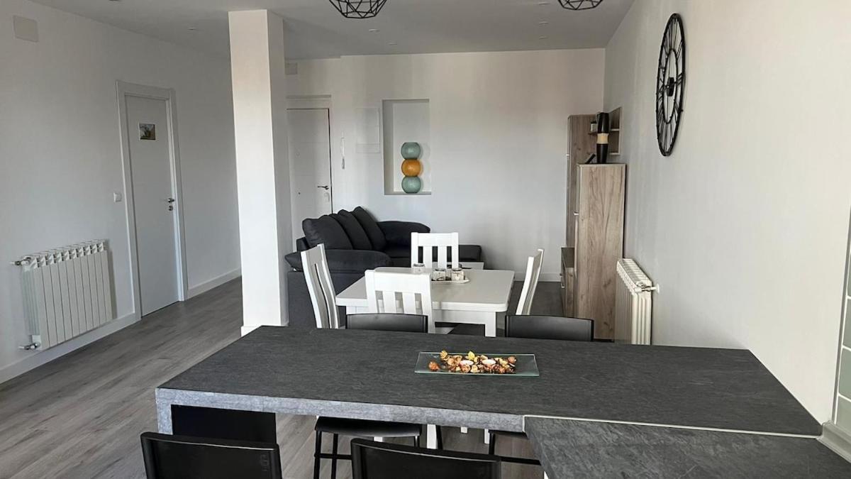 Piso Nuevo En El Casco Antiguo Apartman Ponferrada Kültér fotó